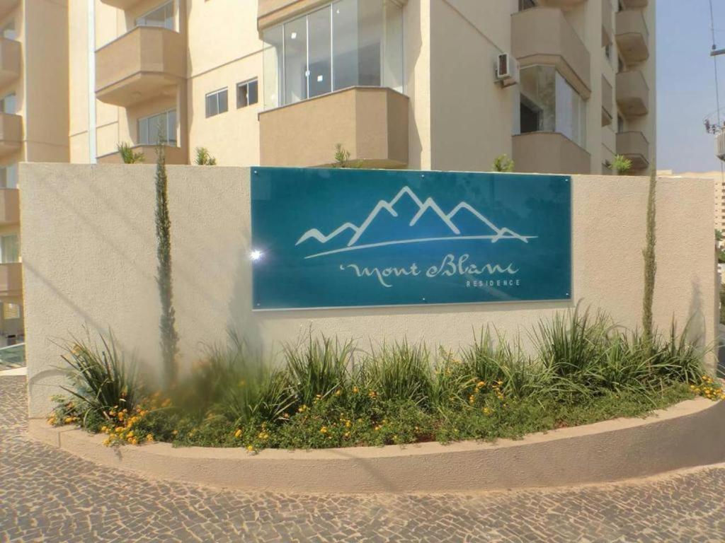 Flat 111 Mont Blanc Caldas Novas Leia Atentamente O Anuncio Екстер'єр фото